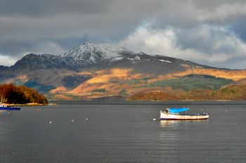 Der Loch Lomond in Schottland
